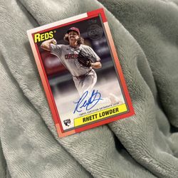 2025 Topps 1990 Baseball Rhett Lowder RC Autograph – Reds – Topps Certified Auto
