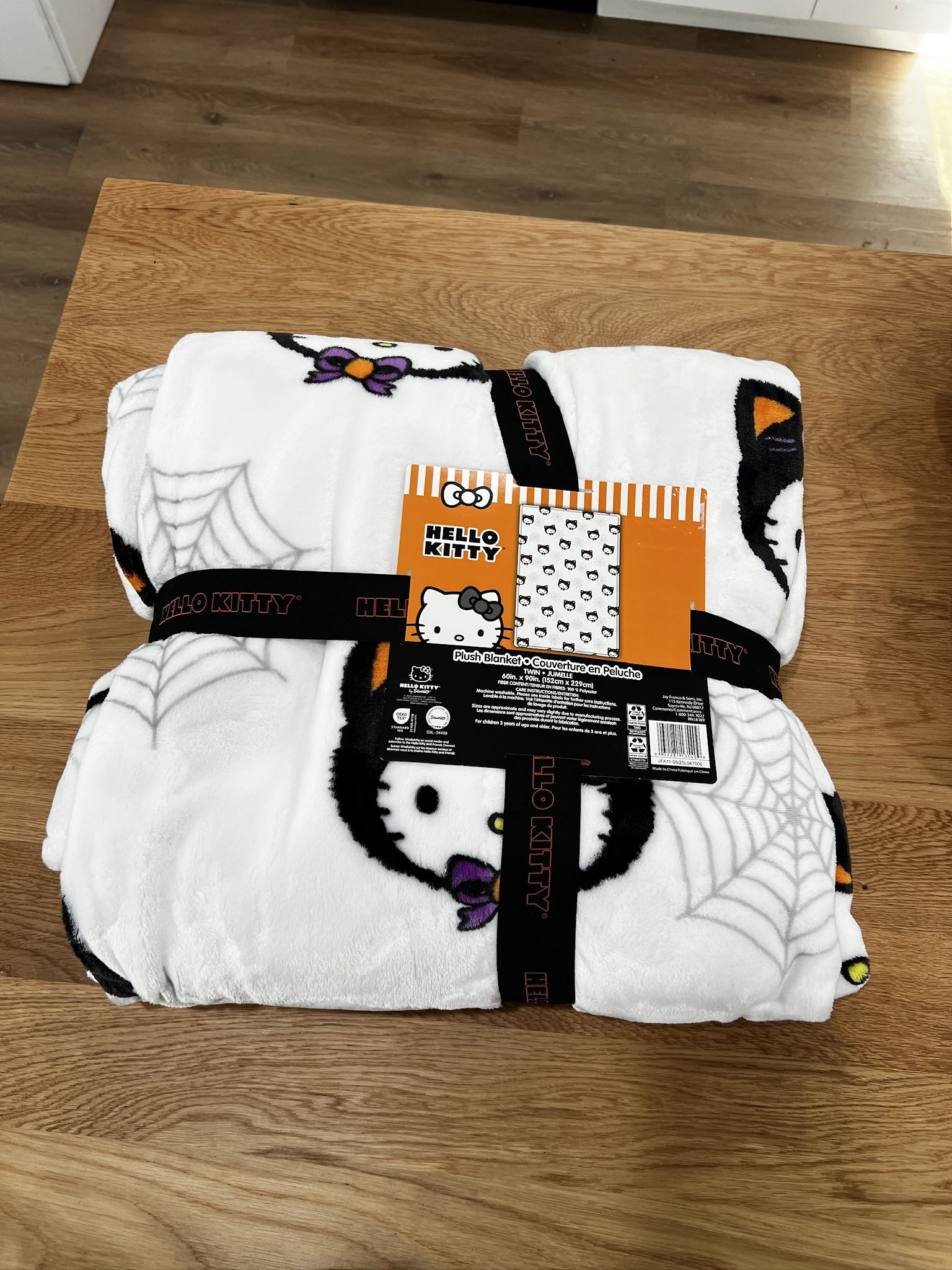 Sanrio hello kitty halloween throw blanket plush white spider webs twin size