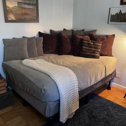 Full Size Guest Bed / Daybed