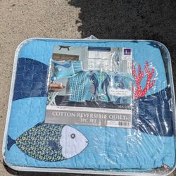 2 Queen/Full Bedspreads