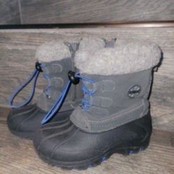Toddler Size 8 Snow Boots 