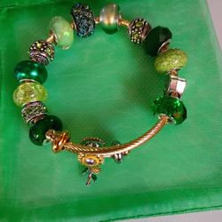 Cable Bracelet  Emerald Green Charms 