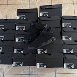 Jordan 4’s black cats