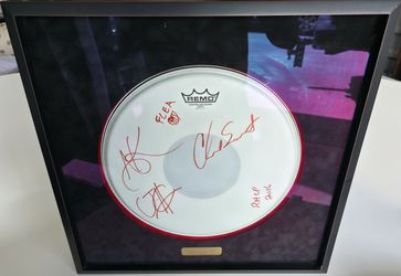 Red Hot Chili Peppers Signed Drum Head (Flea, Anthony Kiedis, Chad Smith, Josh Klinghoffer) RHCP 2016 – Framed