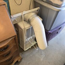 40×40 Scalloped Mirror-Oak Desk-Hi Sense AC Portable 