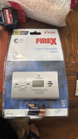 Kidde Carbon Monoxide Detector, AA Battery Powered CO Alarm with LEDs, Test-Reset Button, Low Battery Indicator, Portable