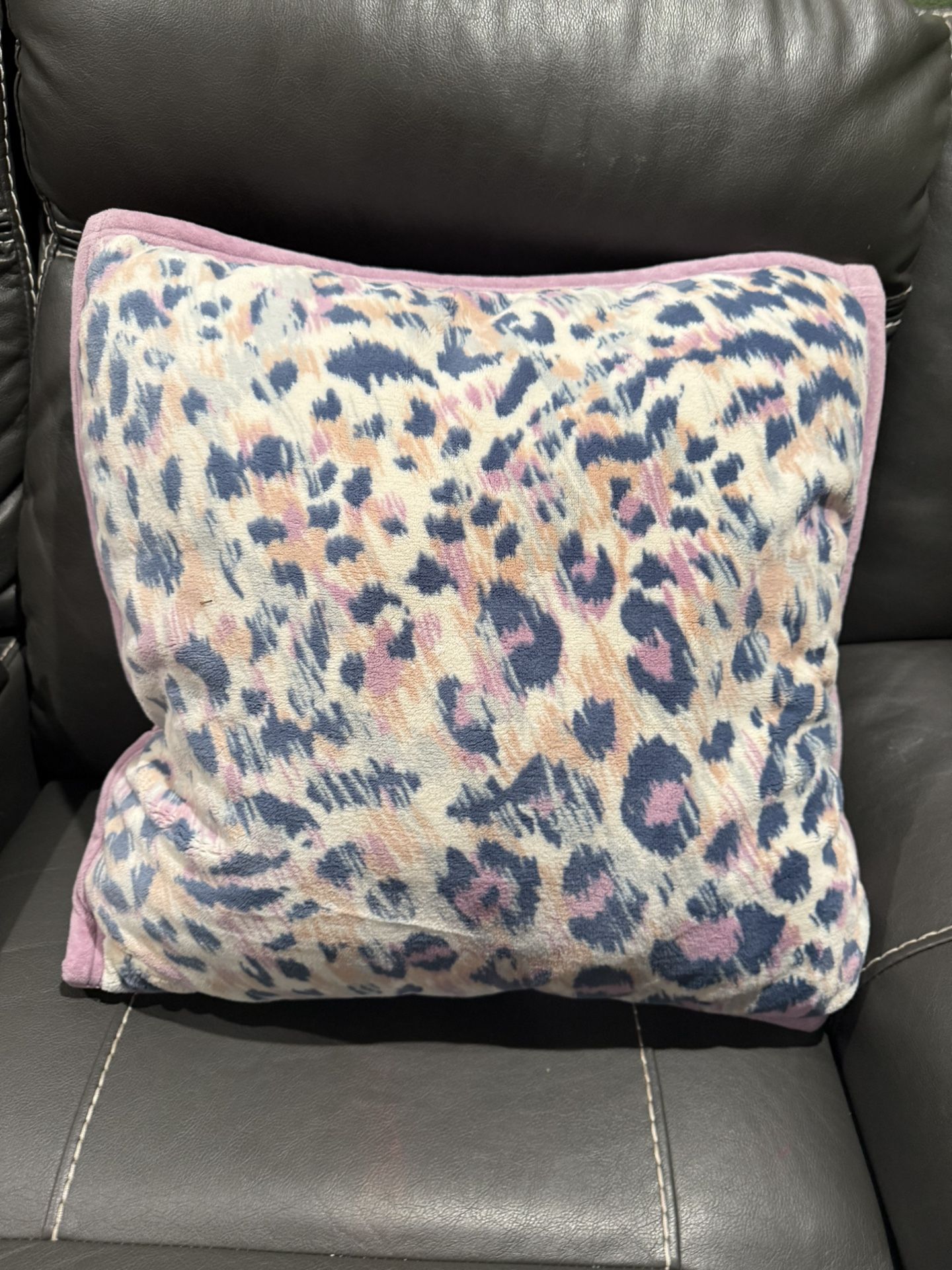 Ugg Leopard Purple Light Tones Real Fur Lavender Oversized Animal Print