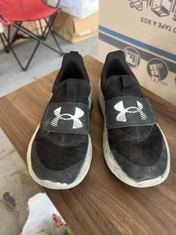 Under Armour Boys Size 4.5Y
