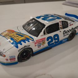 2002 Nascar Diecast Kevin Harvick Reeses Fastbreak/GM Goodwrench Service  Monte Carlo 