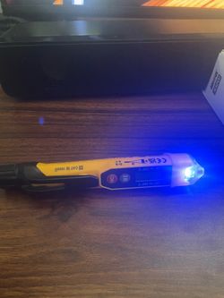Klein Tools Voltage Tester + Thermometer