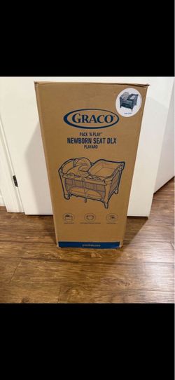Graco Pack 'N Play Newborn Seat DLX Playard