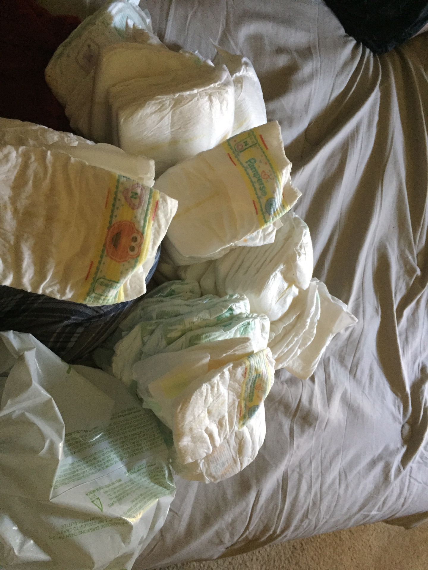 Newborn diapers . 60 ct