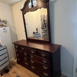 Wood Dresser With Mirror 