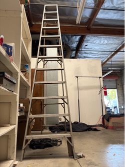 Aluminum 12’ A frame ladder