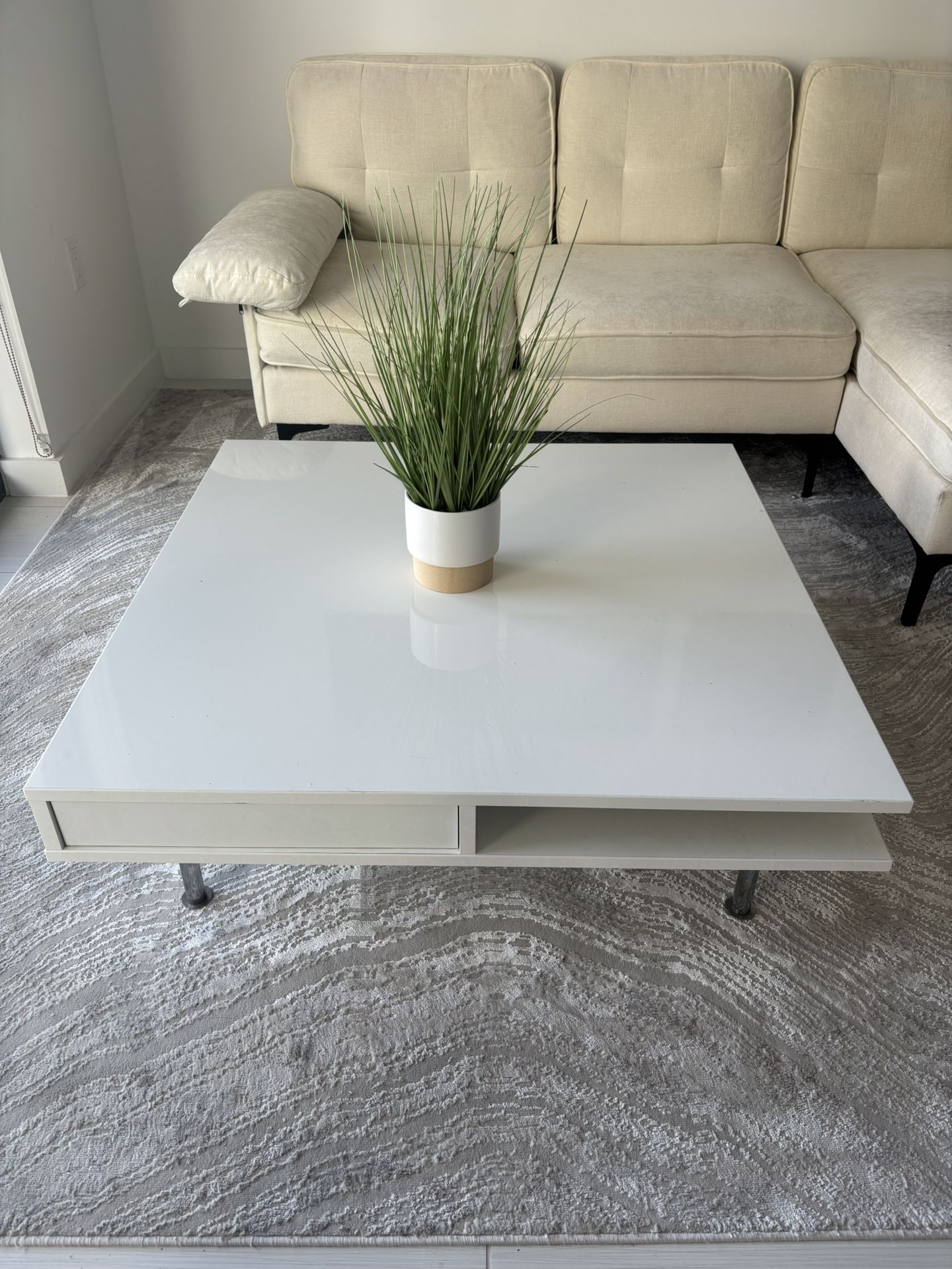 Modern White Gloss Coffee Table
