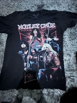Mötley Crüe Band Graphic T-Shirt