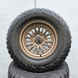 17" Black Rhino Taleo w- 33" Tires 