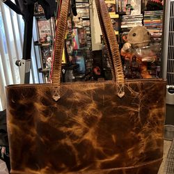 JUNEAU LEATHER TOTE