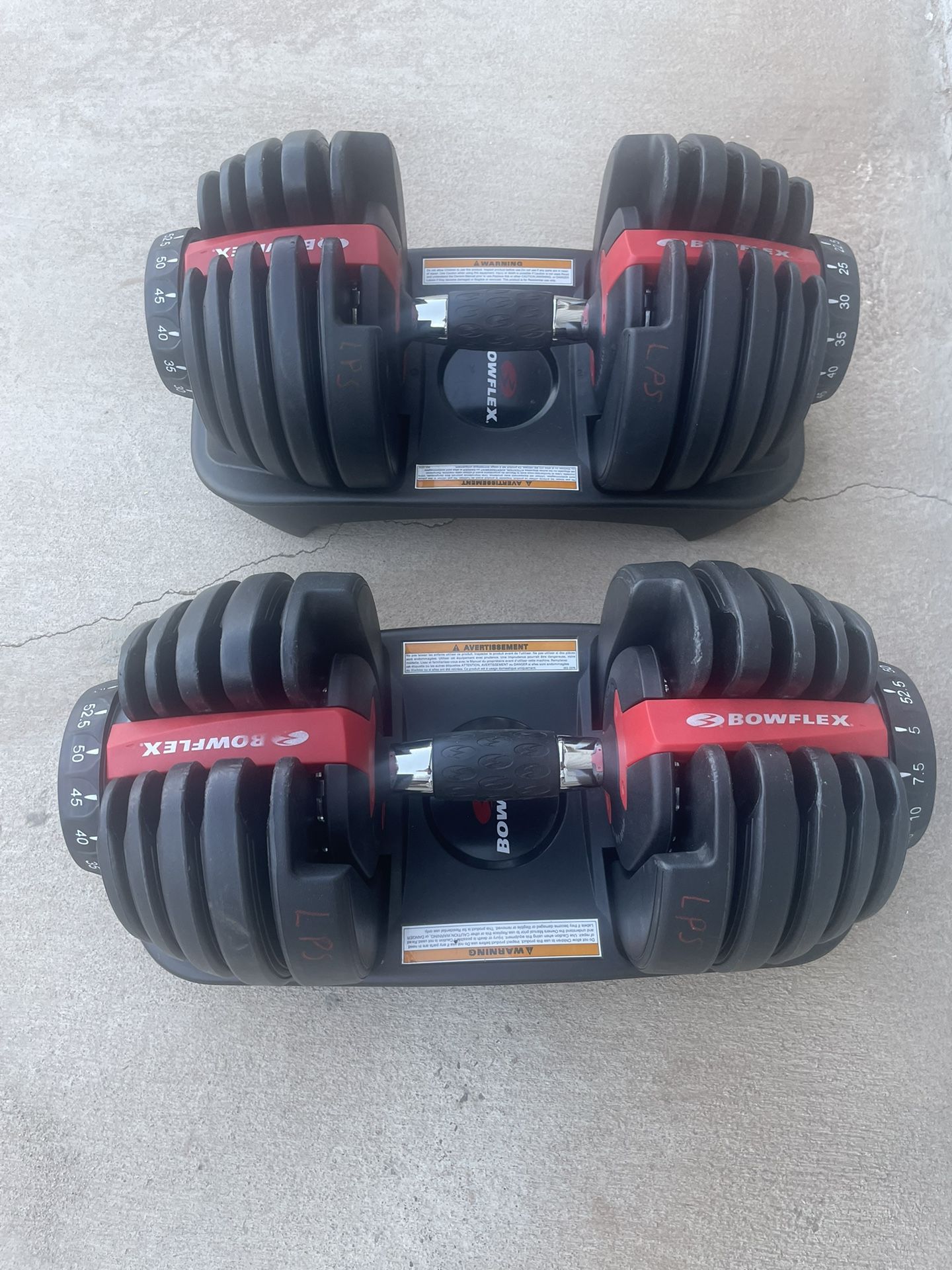 BOWFLEX ADJUSTABLE DUMBBELL Set