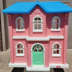 Vintage Little Tikes Child's Play Doll House Mansion