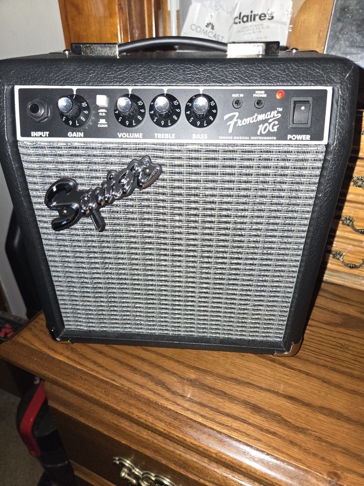 Fender Squire G10 New Only Used A Few Times