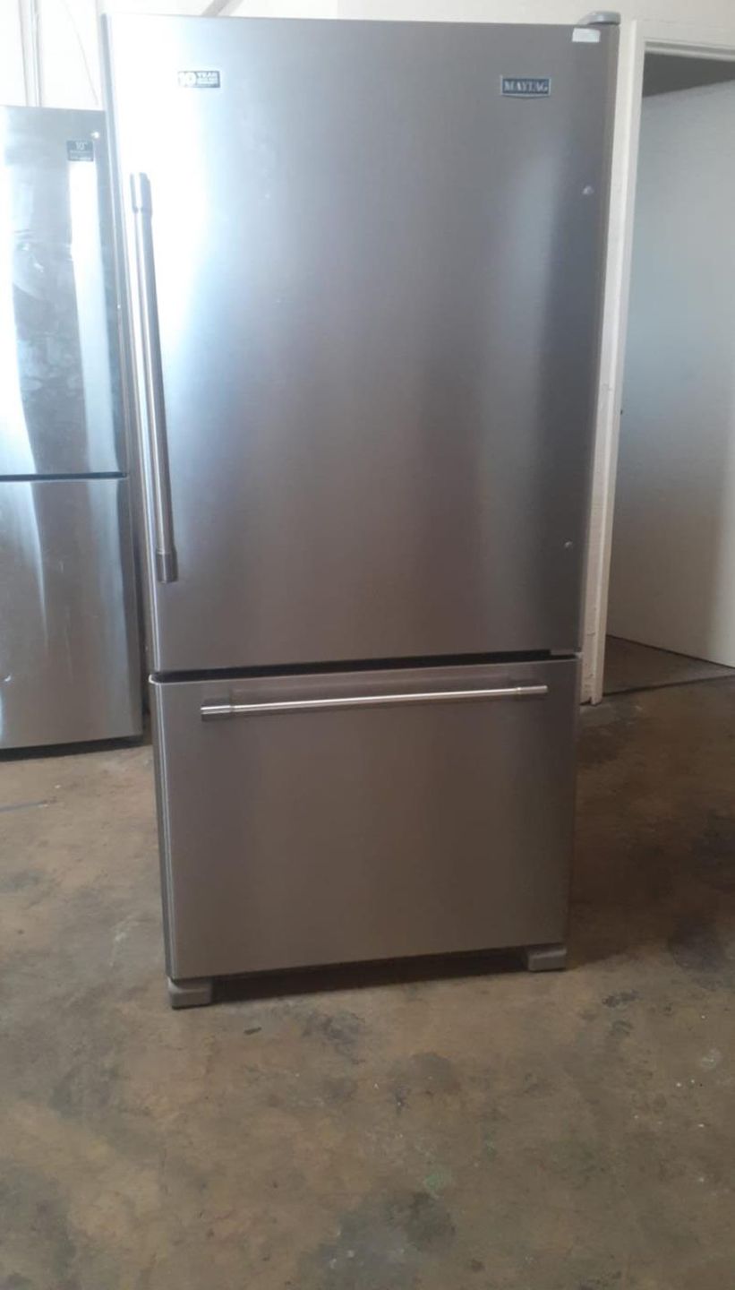 Good Maytag Refrigerator - GREAT condition!