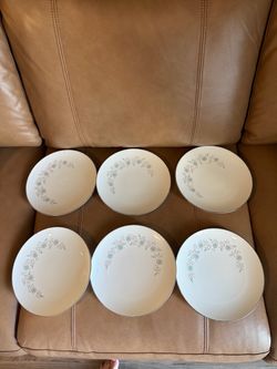 Franciscan Cosmopolitan China plate in the "Valencia" pattern salad plates size- 6 count