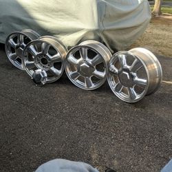 2002 GMC Envoy  Rims  6 Lugs