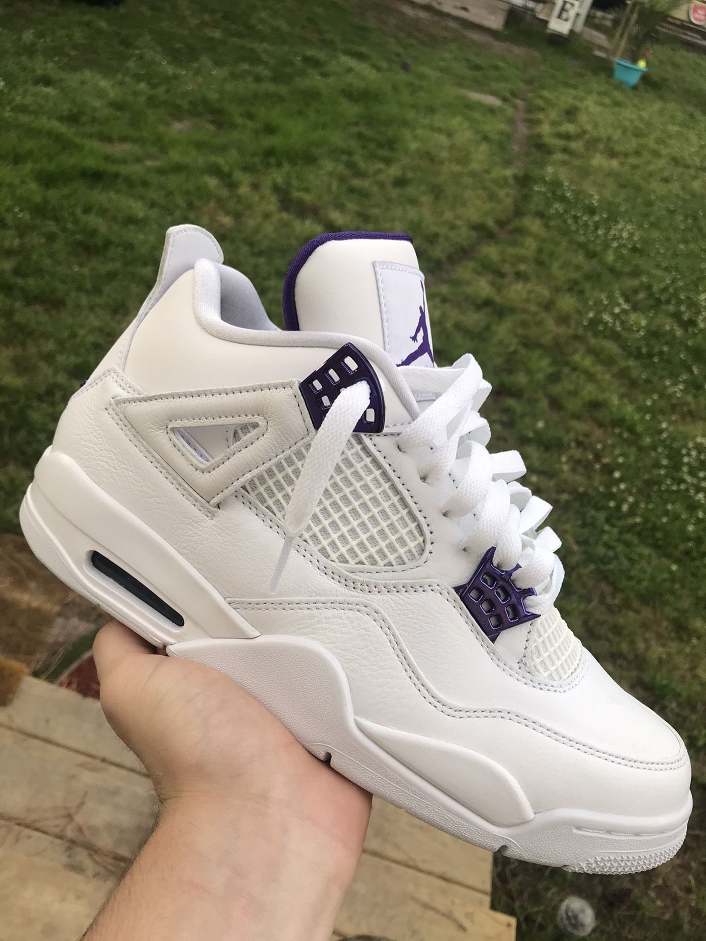 Jordan 4 metallic purple size 8.5