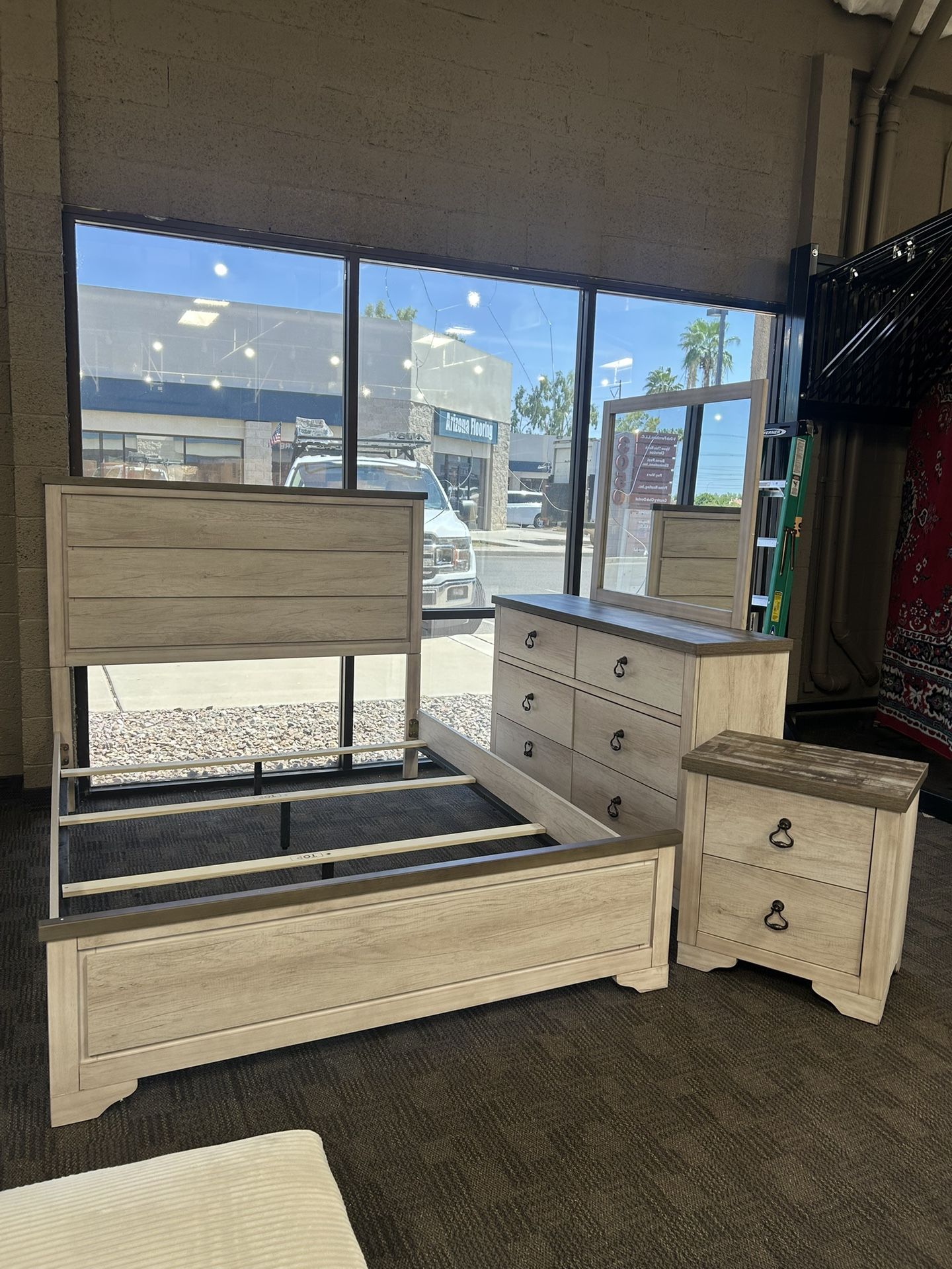 Farmhouse Queen Bedroom Set