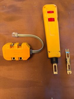 Punch Down Tool with Blades and Banjo-6 Connector