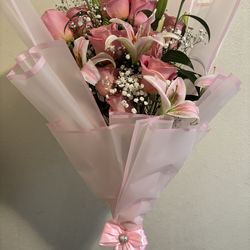 Pink rose and lilys bouquet