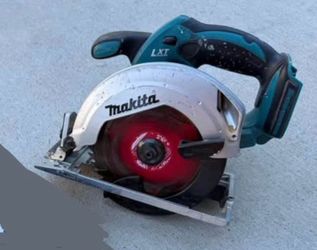 Makita XSS02 Saw (tool only).
