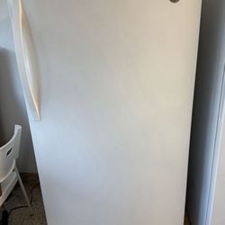 Whirlpool Upright Freezer 19.6 Cu Ft