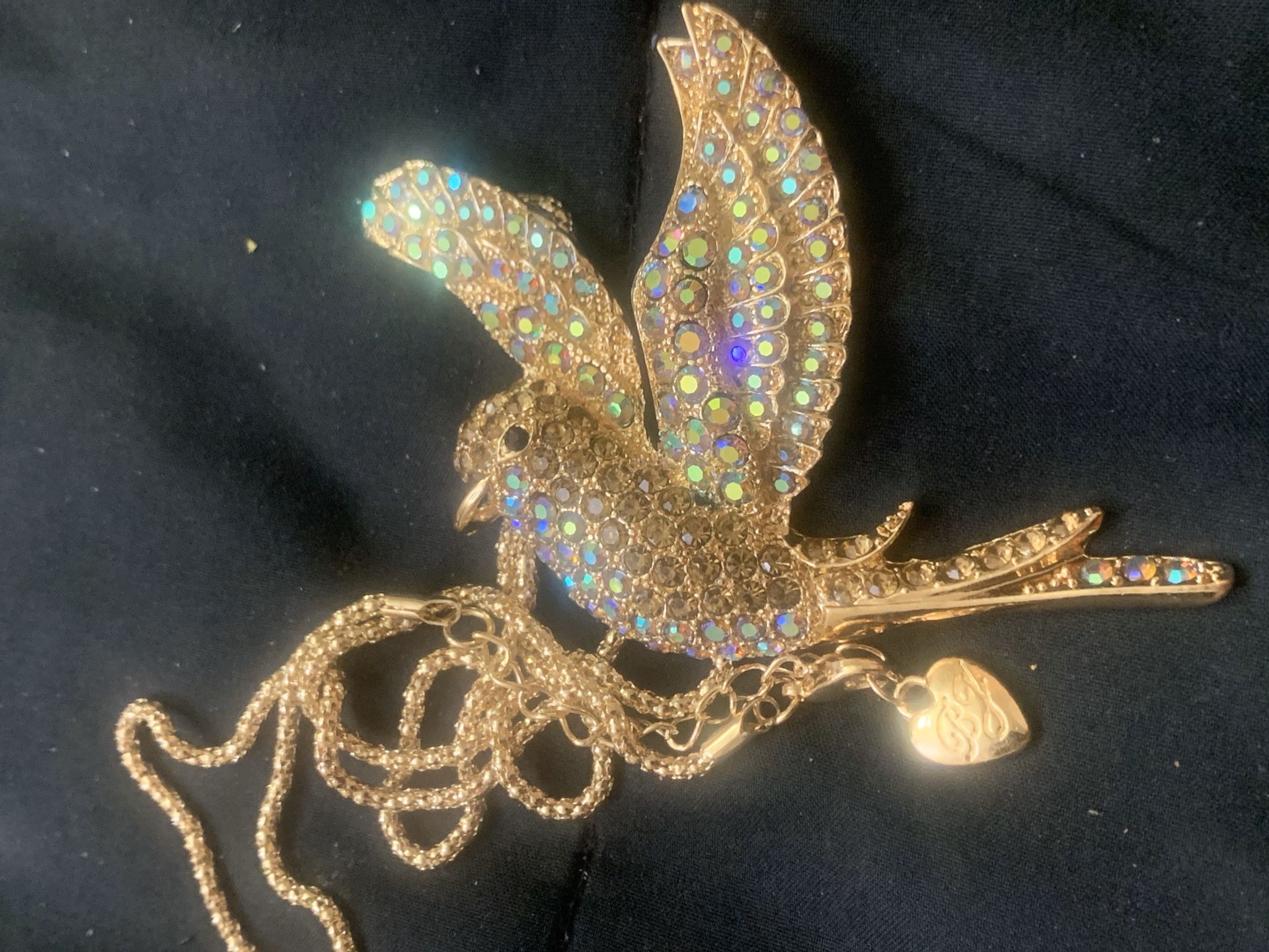 Betsy Johnson beautiful golden crystal bird 🦅 pendant brooch chain