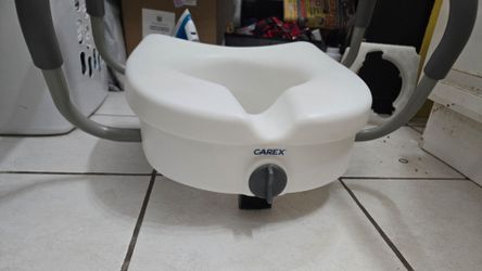Raised Toilet Seat Round... Capacity Front Toilet Seat in white