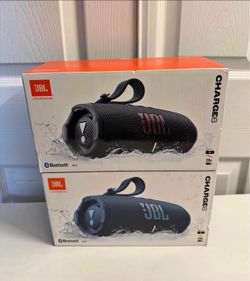 JBL CHARGE 6 💯  💯  ORIGINAL NOT NEGOTIABLE ($145 EACH )
