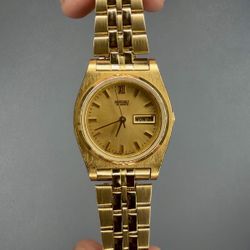 Ladies Seiko 7N83 In Gold -  PRICE IS FIRM / NO OFERTAS