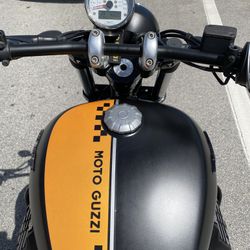 2017 Moto Guzzi Bobber V9