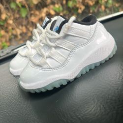  Nike Air Jordan 11 Retro Low (Size 5c) 😇