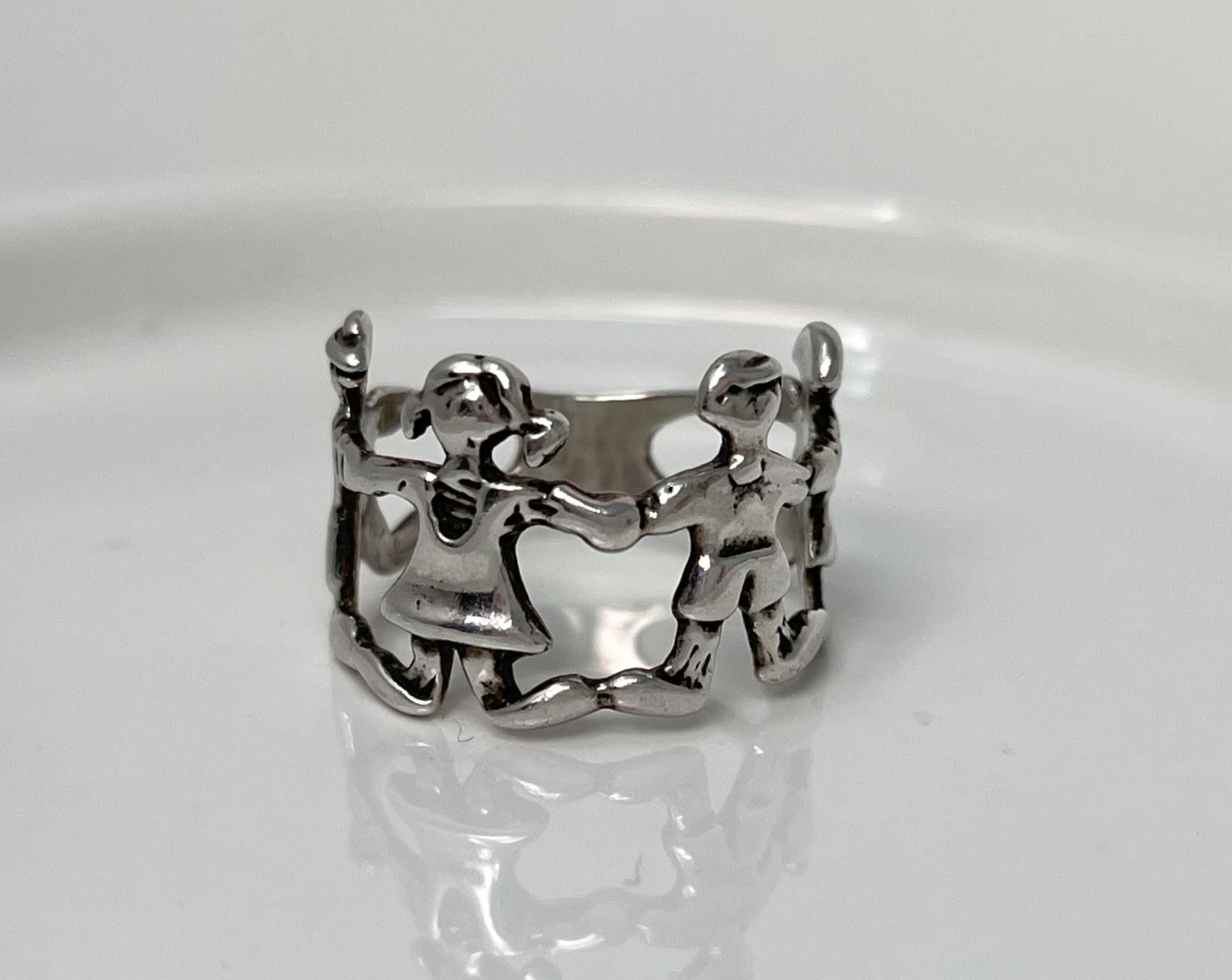 Vintage 925 Sterling Silver Ring Children Holding Hands