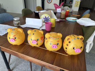 Piggy Bank 4 Total Money Toy
