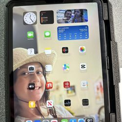 iPad Pro 11 Inch A1980 Bonus Case/Screen Protector Included