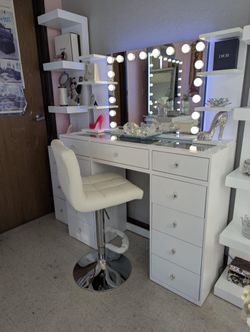 Vanity with Bluetooth 