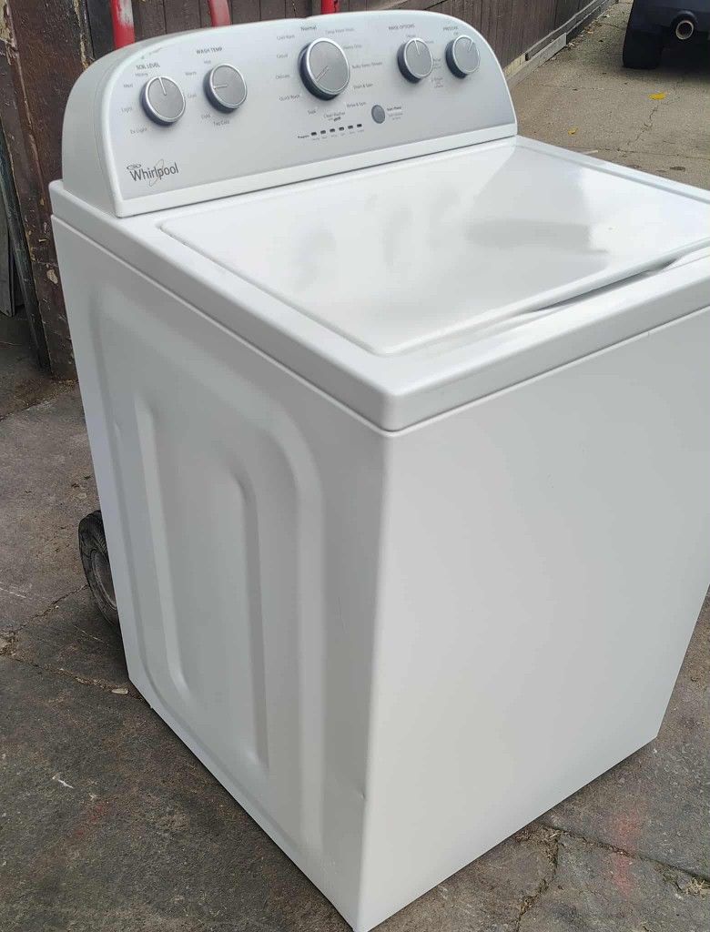 Very Nice! Whirlpool Heavy Duty Super Capacity Washing Machine!