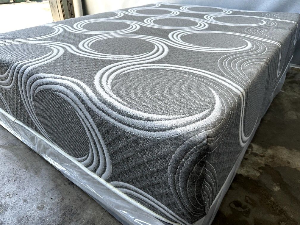 King Julet Blue Infused Cool Gel Memory Foam Mattress!!