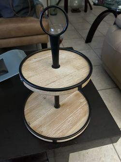 Two-tier tray