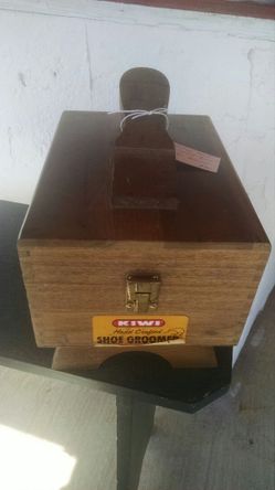 Vintage hand crafted "kiwi" shoe groomer
