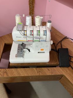 Husqvarna Viking H-Class Serger/Overlock Machine