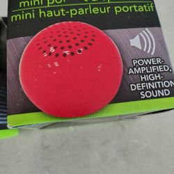 2 Brand New Speakers In Spring Hill